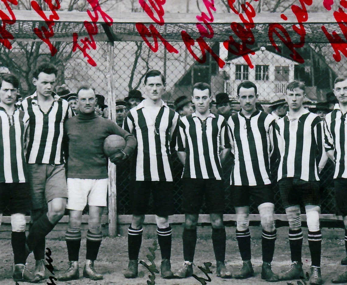 Altes Mannschaftsbild SC Freiburg Scwarz-Weiß