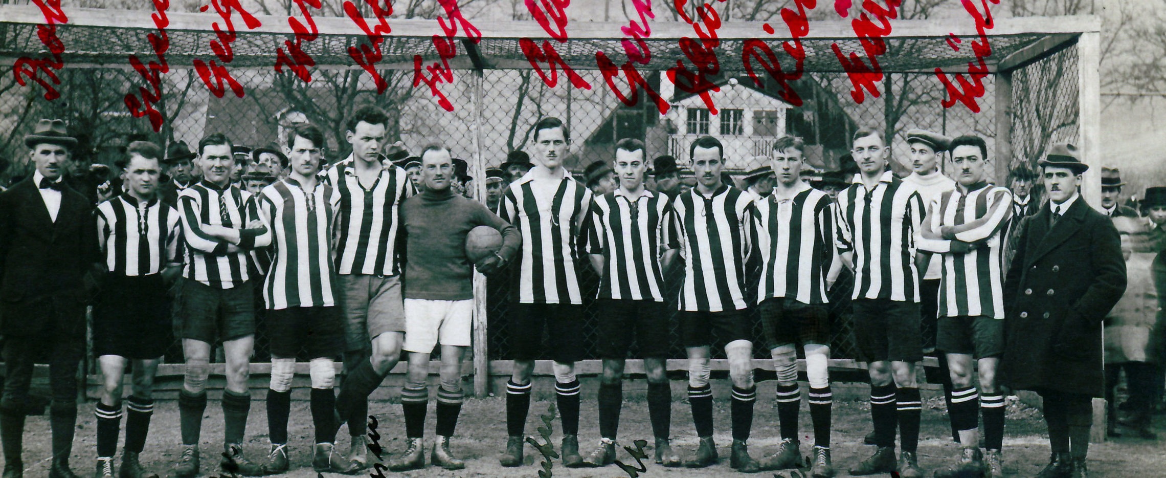 Altes Mannschaftsbild SC Freiburg Scwarz-Weiß