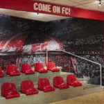 Kleine Tribuüne in der 1. FC Köln Traditionsloge