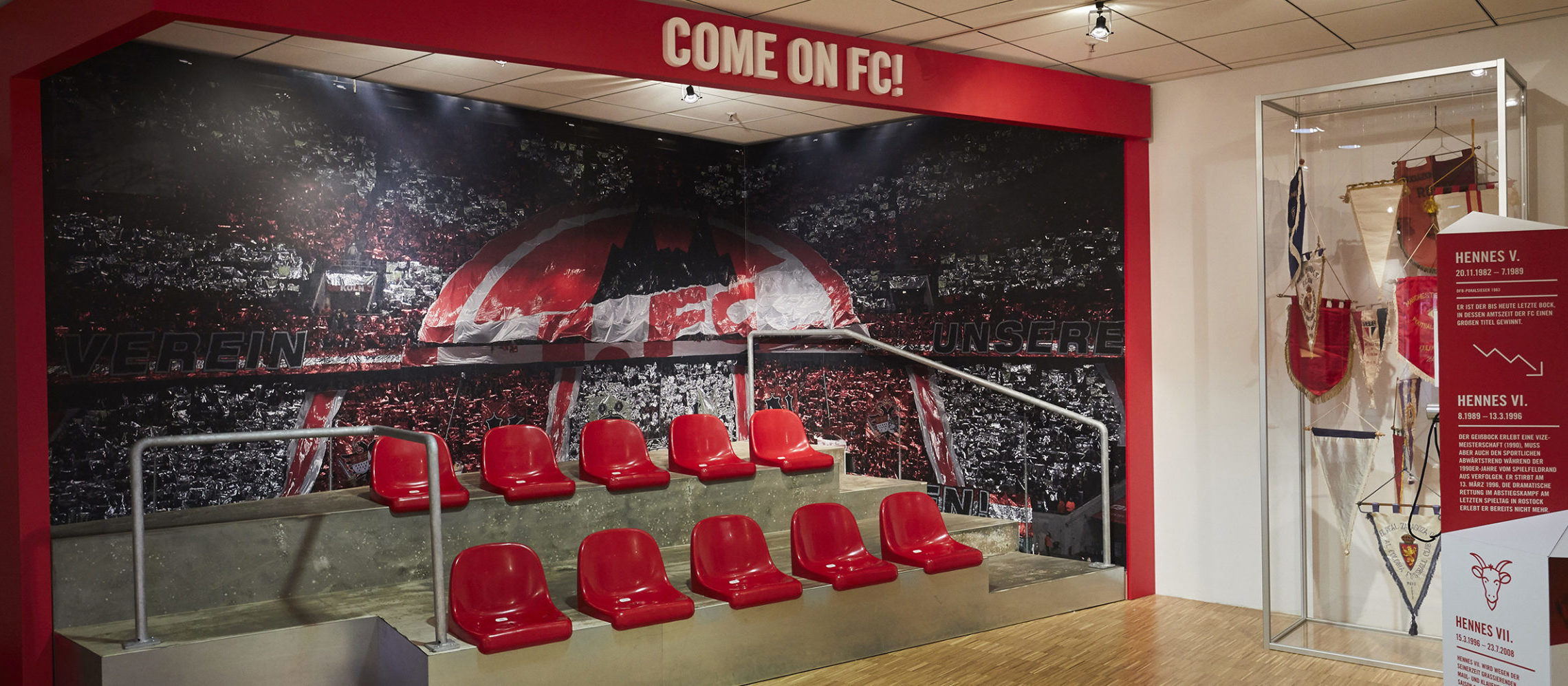 Kleine Tribuüne in der 1. FC Köln Traditionsloge